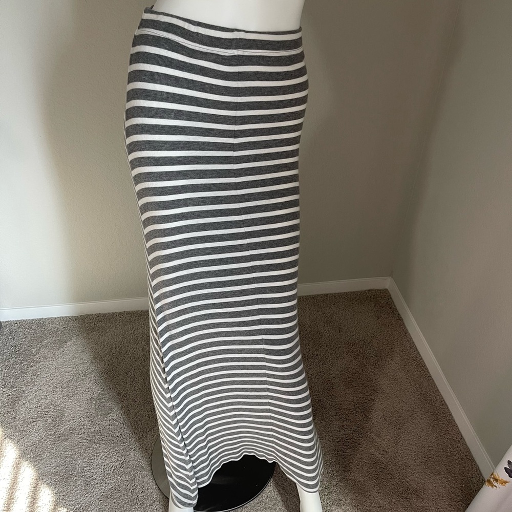 BCBGMaxAzria Gray and White Ribbed Maxi Pencil Skirt